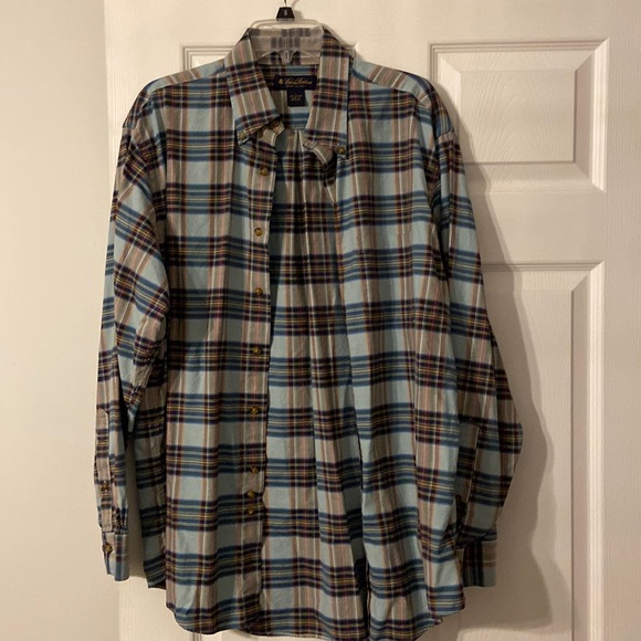 Brooks Brothers Other - Brooks Brothers Woven in Italy Shirt 100% cotton excellent condition size L